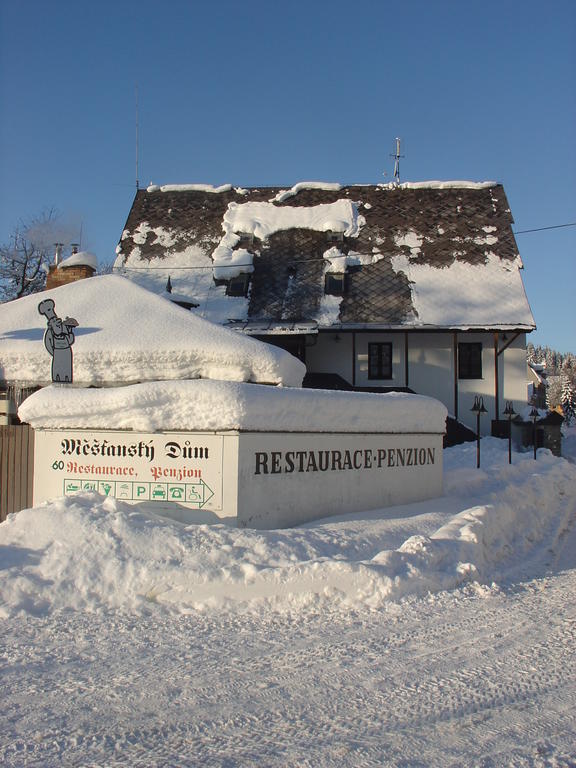 Penzion Mestansky Dum Svoboda nad Upou Exterior photo