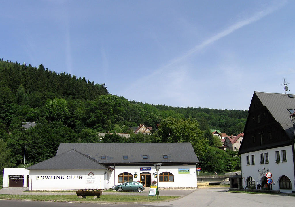 Penzion Mestansky Dum Svoboda nad Upou Exterior photo