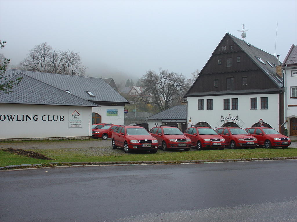 Penzion Mestansky Dum Svoboda nad Upou Exterior photo